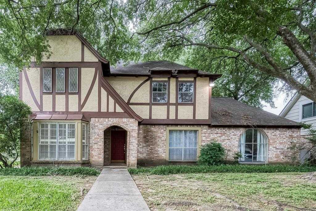 photo 2: 10903 Tupper Lake Drive, Houston TX 77042