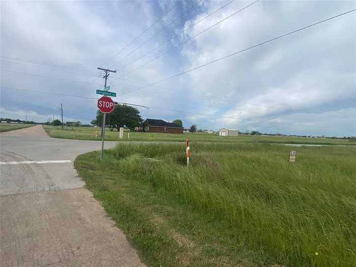 photo 2: 318 Brahman Trail, Angleton TX 77515