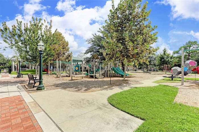 photo 42: 75 Crain Square Boulevard, Southside Place TX 77025