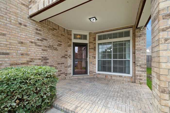 photo 2: 2918 Napoleonic Court, Houston TX 77014