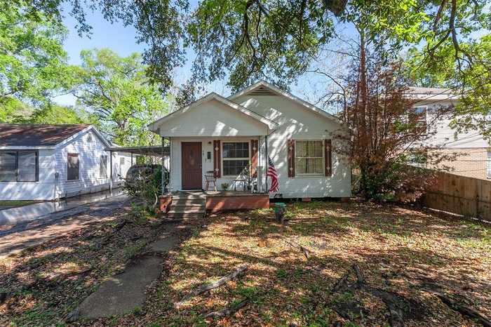 photo 1: 305 Alabama Street, Beaumont TX 77705