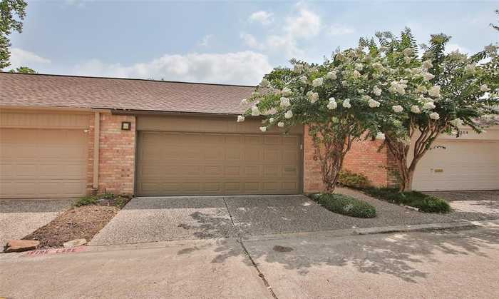 photo 2: 9316 Briar Forest Drive, Houston TX 77063