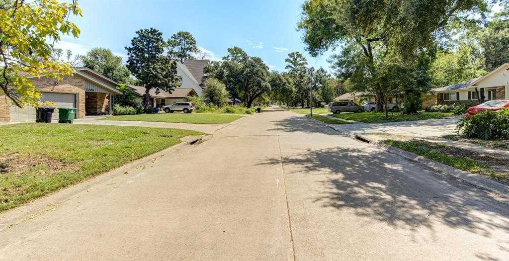 photo 3: 2210 Ansbury Drive, Houston TX 77018