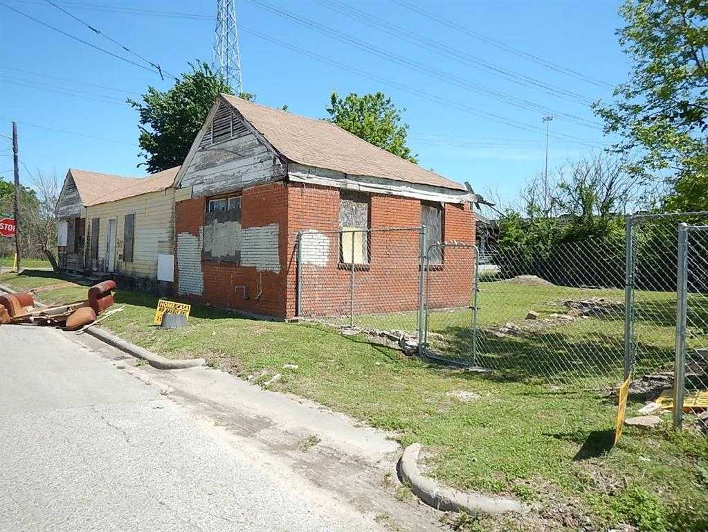 photo 1: 3600 Bayou Drive, Houston TX 77022