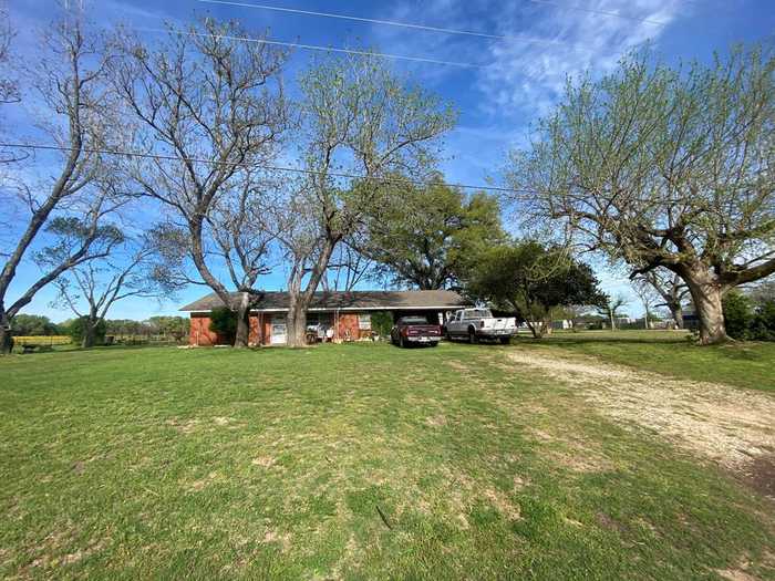 photo 2: 838 S Center Street, Buffalo TX 75831