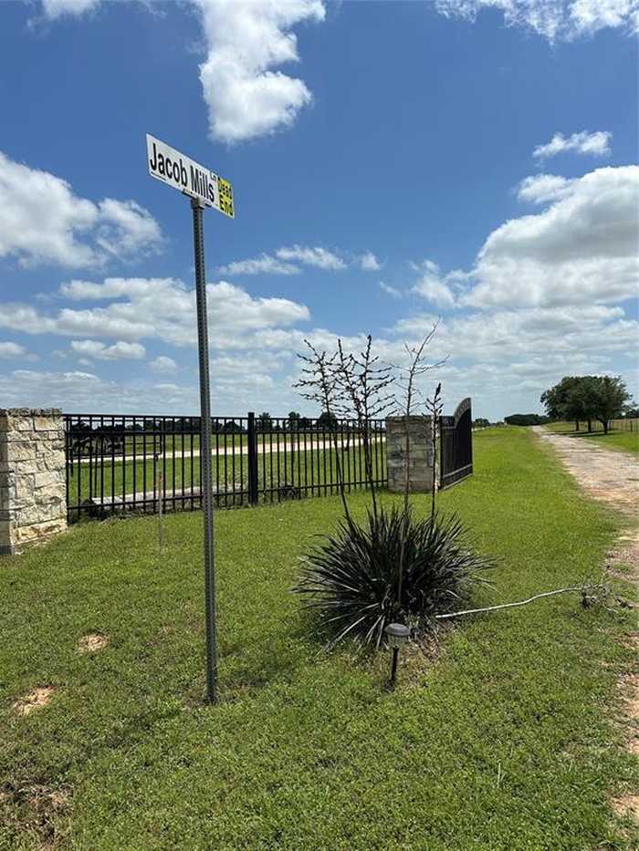 photo 1: 36677 Brumlow Road, Hempstead TX 77445