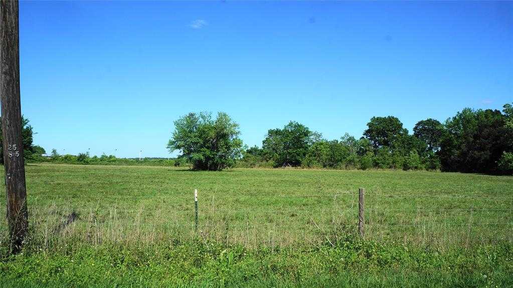 photo 3: S Main, Anahuac TX 77514