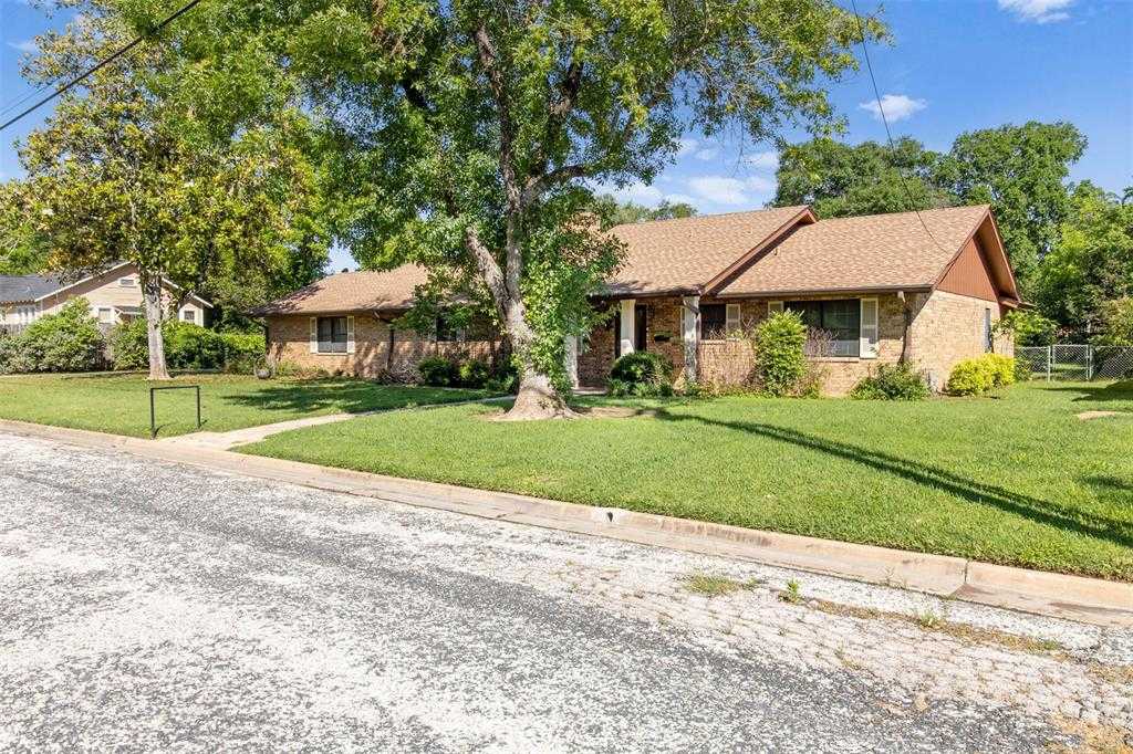 photo 3: 234 W Pecan Street, La Grange TX 78945