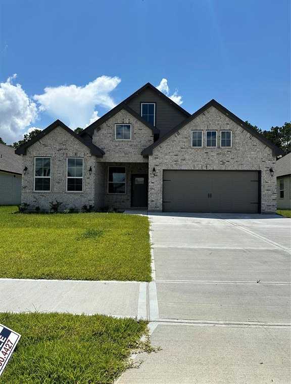 photo 1: 409 Little Spring Court, Anahuac TX 77514