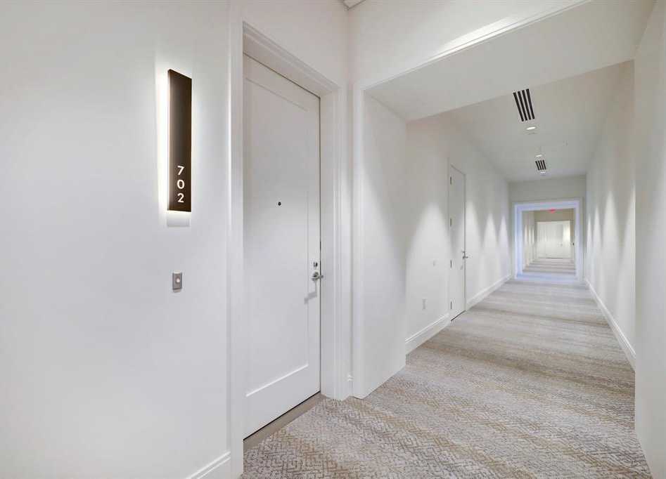 photo 2: 2323 W Main Street Unit 702, Houston TX 77098