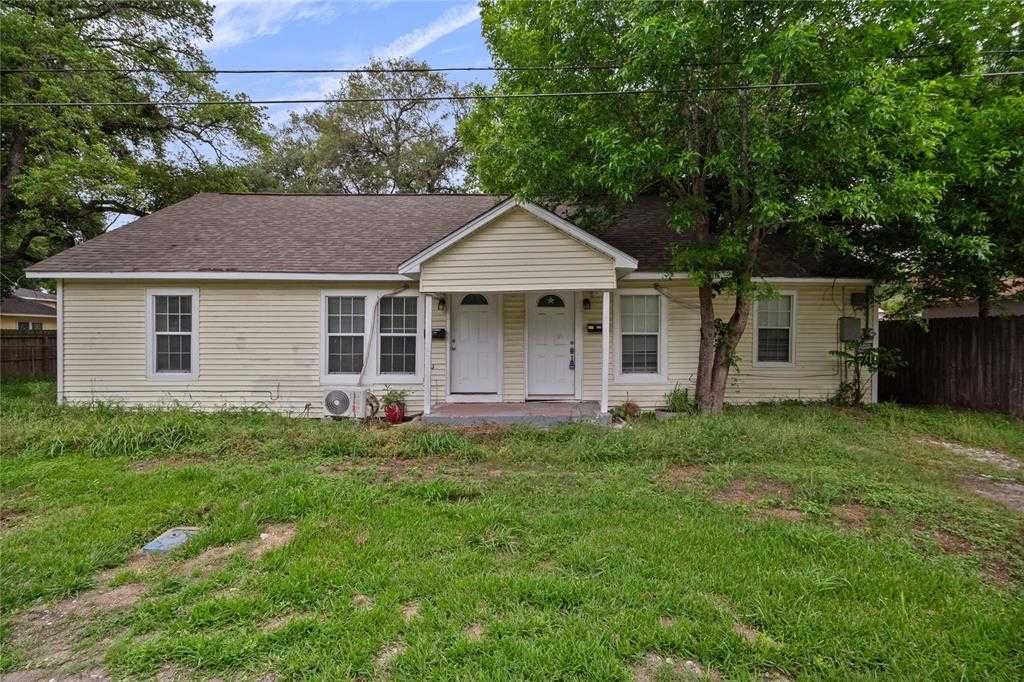 photo 1: 106 S 6th Street, Highlands TX 77562