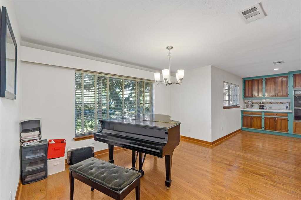 photo 3: 405 Hohldale Street, Houston TX 77091