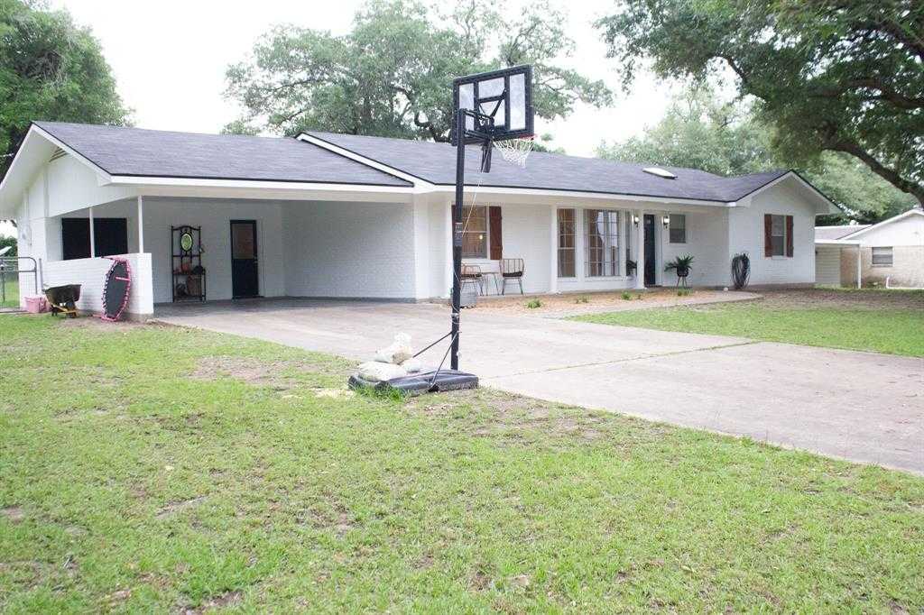 photo 3: 1109 S State Street, Madisonville TX 77864