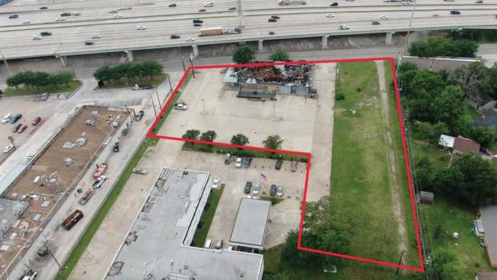 photo 3: 12510 North Freeway, Houston TX 77060