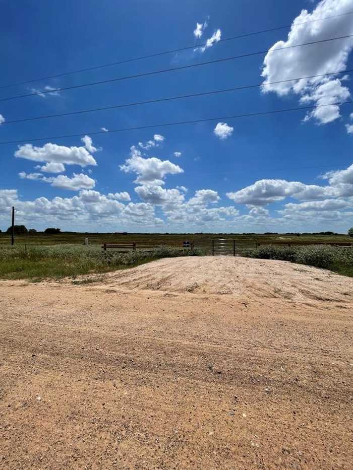 photo 1: 5 County Road 471, El Campo TX 77437