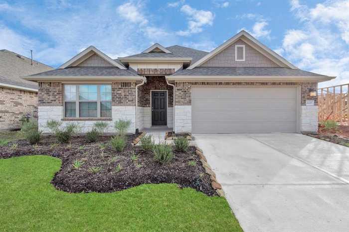 photo 1: 2627 Border Cove Circle, Fresno TX 77545