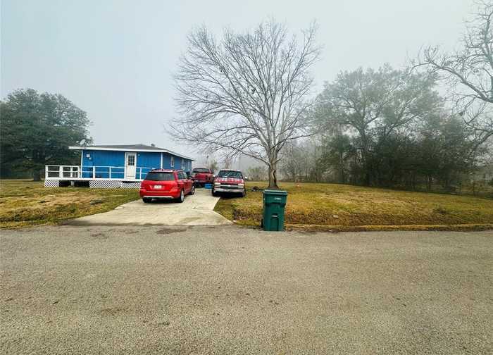 photo 2: 1295 Goldsborough Drive, Beaumont TX 77707