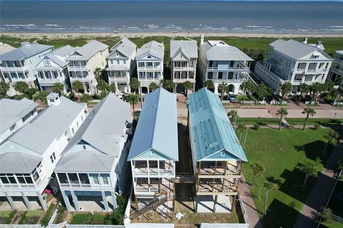 photo 1: 2604 E Seaside Drive, Galveston TX 77550