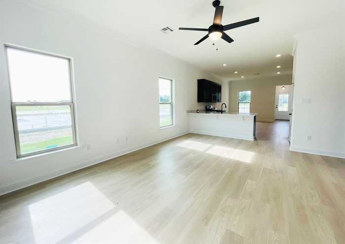 photo 7: 1215 Little Cypress Loop, Orange TX 77632