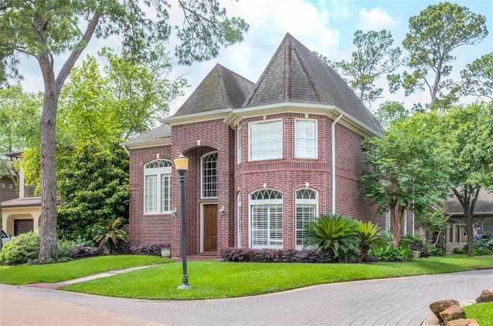 photo 2: 31 W Terrace Drive, Houston TX 77007