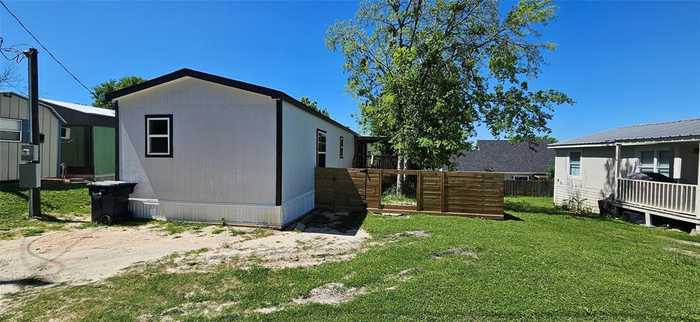 photo 1: 258 COLLEGE Street, Anderson TX 77830