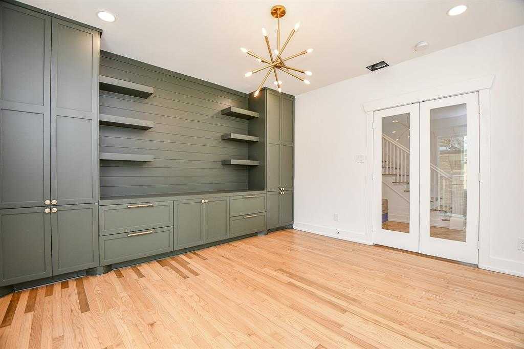 photo 2: 510 Highland Street, Houston TX 77009