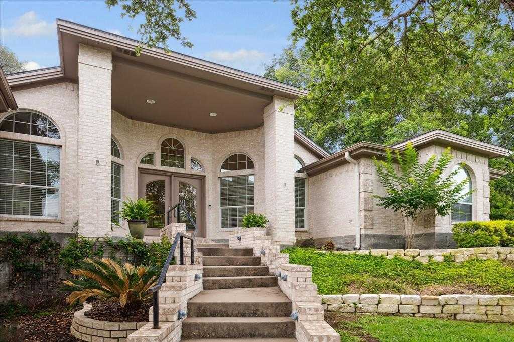 photo 3: 619 Country Club Court, La Grange TX 78945