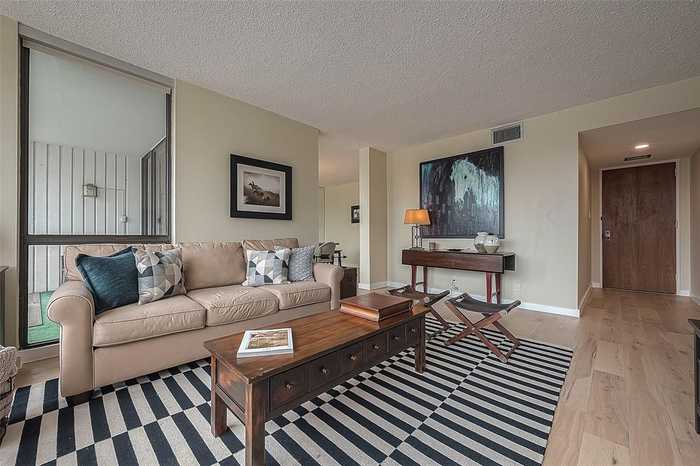 photo 1: 5001 Woodway Drive Unit 303, Houston TX 77056