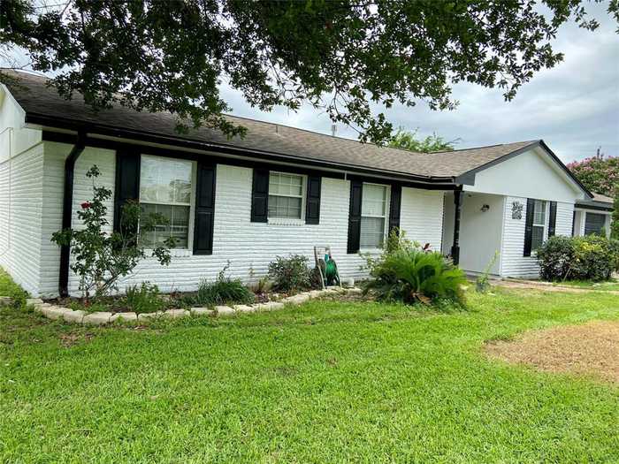 photo 2: 431 Crockett Street, Channelview TX 77530