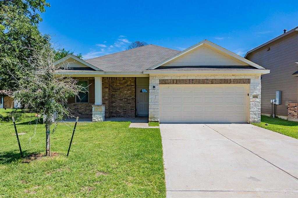 photo 3: 14701 Country Club Drive, Beaumont TX 77705