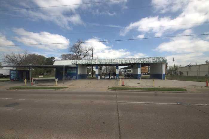 photo 1: 314 W Tidwell Road, Houston TX 77091