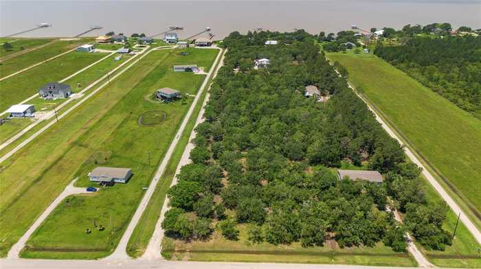 photo 2: 4427 W Bayshore Road, Anahuac TX 77514