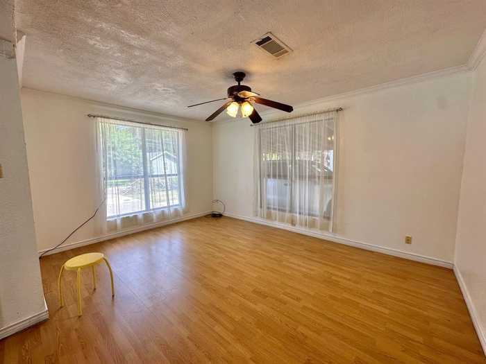 photo 2: 2216 Avenue B, Nederland TX 77627