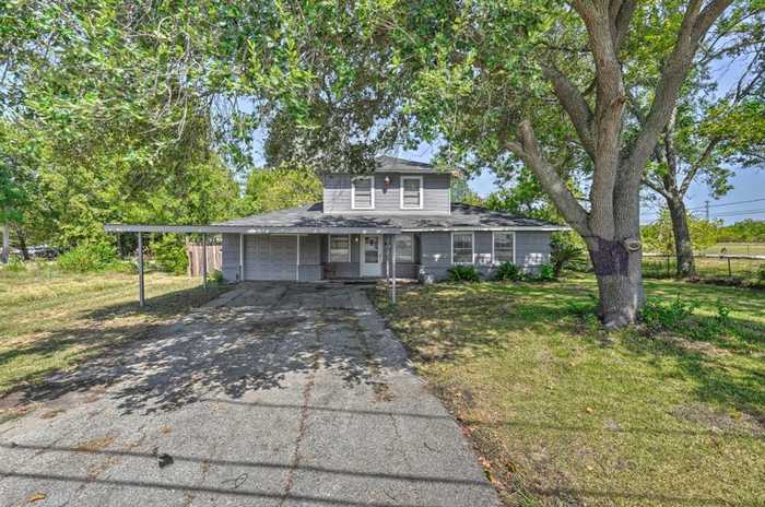 photo 1: 1811 South Main Street, Highlands TX 77562