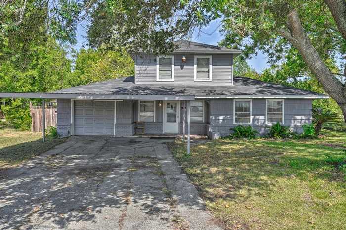 photo 2: 1811 South Main Street, Highlands TX 77562