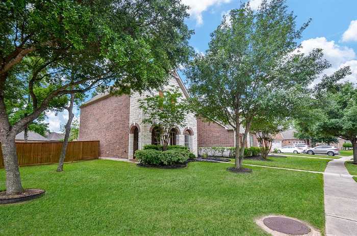 photo 1: 16610 Saco River Way, Houston TX 77044