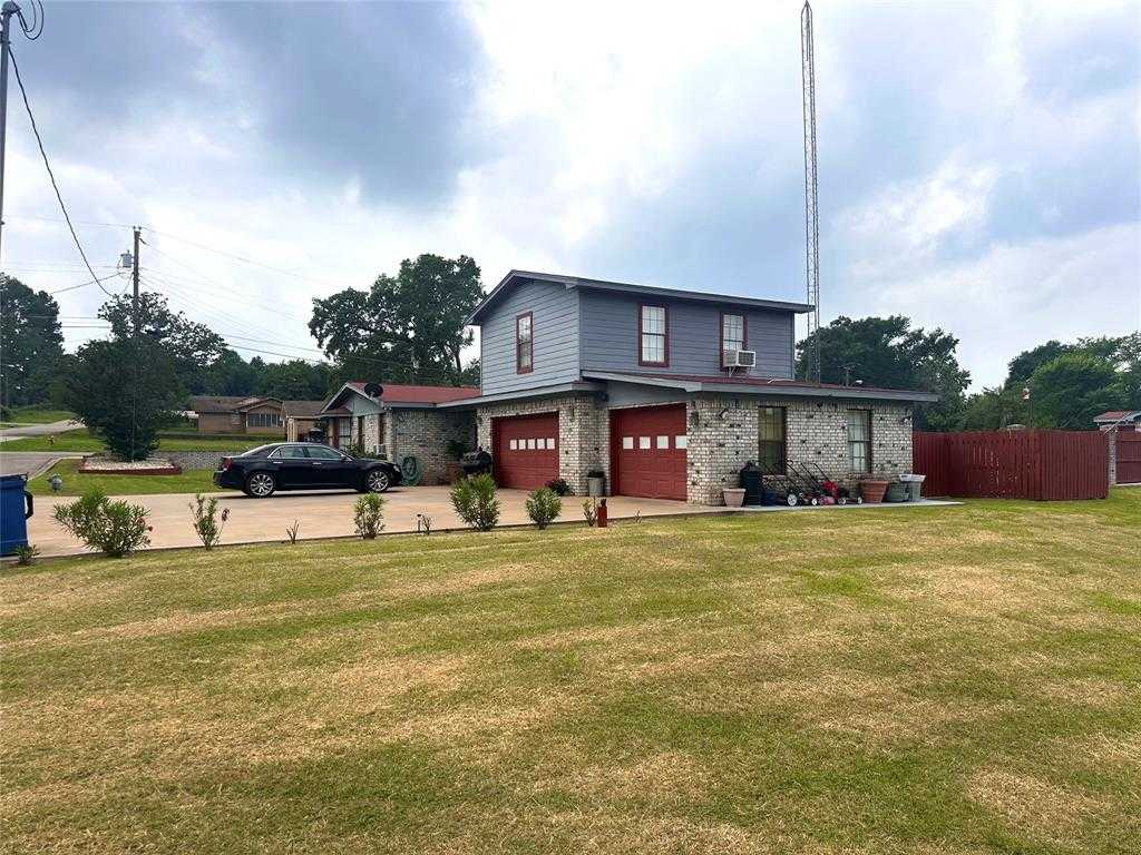 photo 1: 201 Kennard Street, Buffalo TX 75831