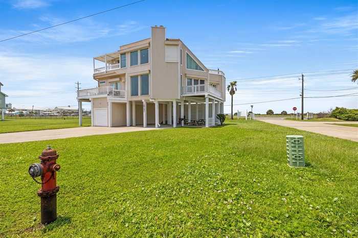 photo 2: 19131 Kahala Drive, Galveston TX 77554