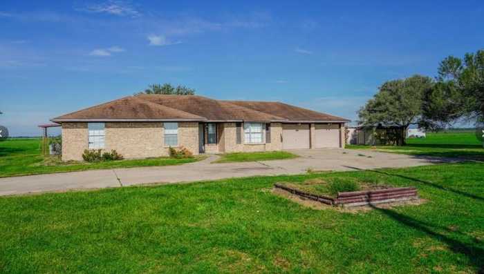 photo 1: 4828 S State Highway 71 Highway, El Campo TX 77437