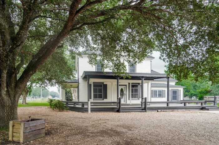 photo 1: 802 N Wharton Street, El Campo TX 77437