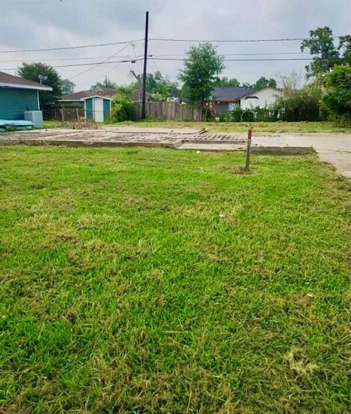 photo 2: 3304 Bond Street, Pasadena TX 77503