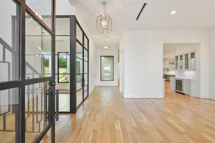 photo 2: 2702 Westgrove Lane, Houston TX 77027