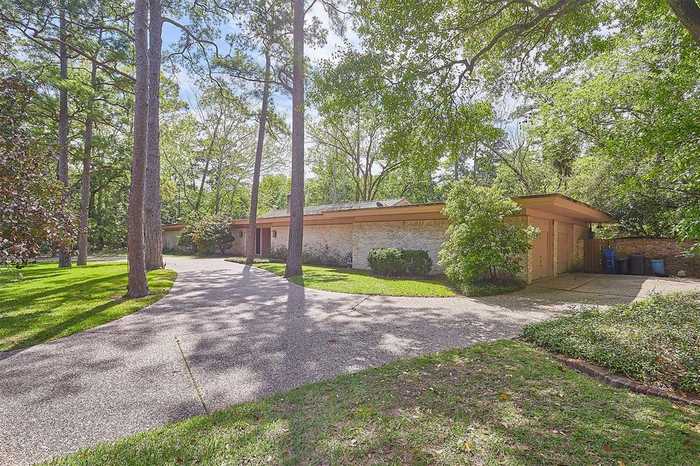 photo 2: 11111 Wickdale Drive, Houston TX 77024