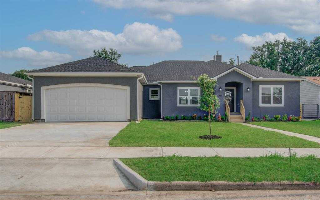 photo 1: 303 Kalmer Street, Pasadena TX 77502