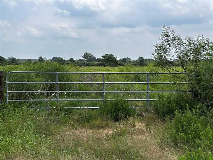 photo 1: 1089 Noble Lane, Alleyton TX 77434