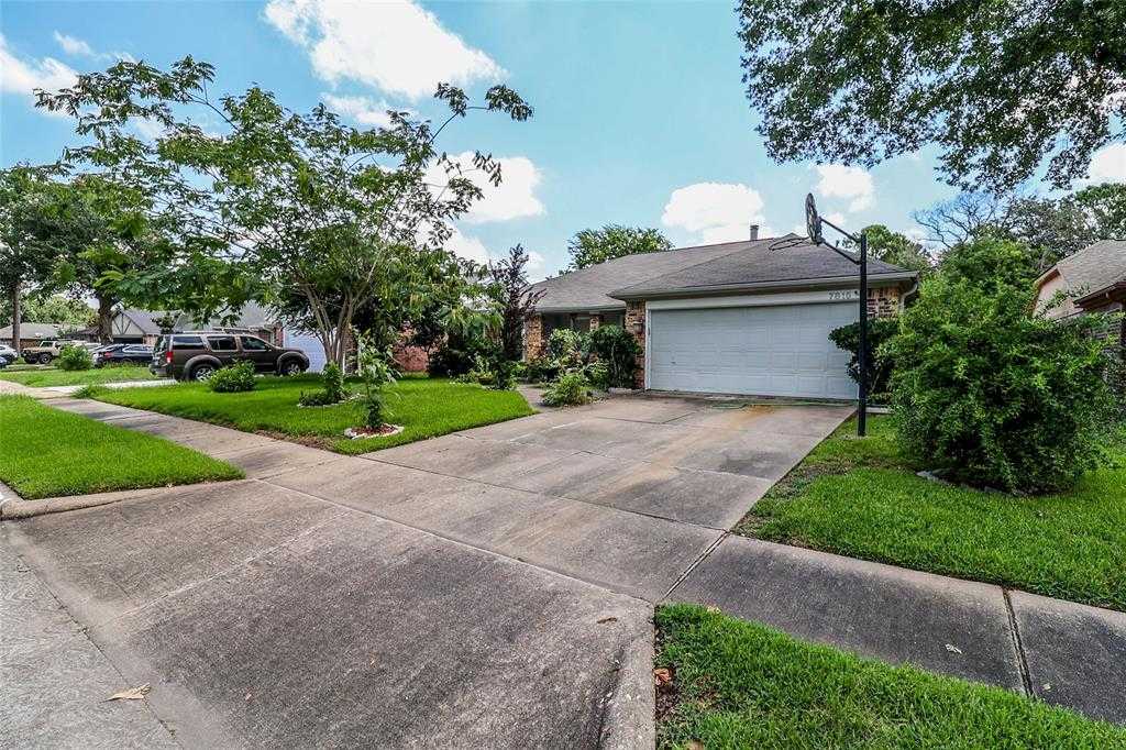 photo 1: 7815 Trabajo Drive, Houston TX 77083