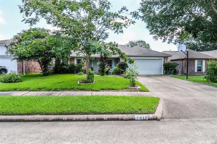 photo 2: 7815 Trabajo Drive, Houston TX 77083