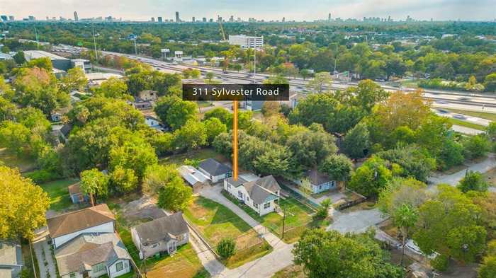 photo 2: 311 Sylvester Road, Houston TX 77009