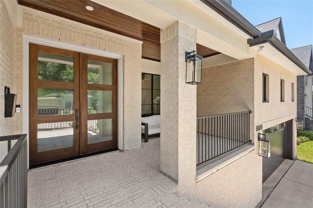 photo 2: 3021 Blue Bonnet Boulevard, Houston TX 77025