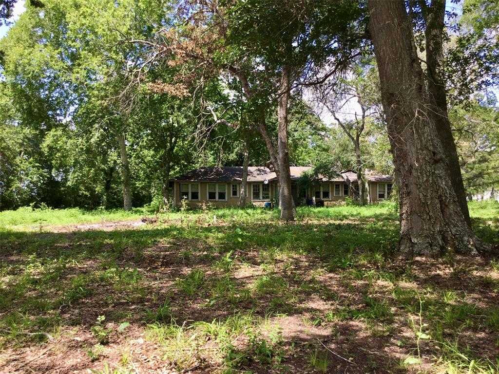 photo 1: 6616 Whispering Oaks Circle, Wharton TX 77488